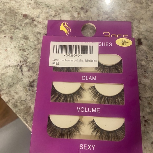 LAVAA Los Angeles Flirty Lash Set 3D Mink Eyelash and get 3 for free - Picture 7 of 7